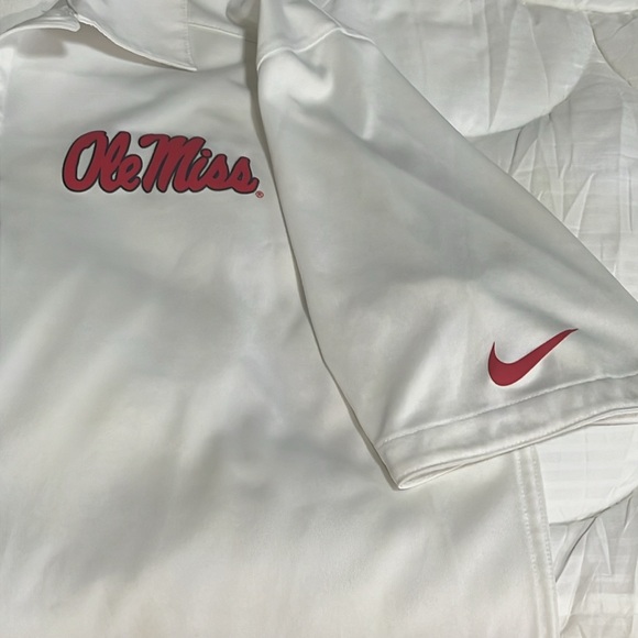 Nike Dri Fit Like New Condition Ole Miss with Rebels on the Back Shirt Size: S - Picture 7 of 11